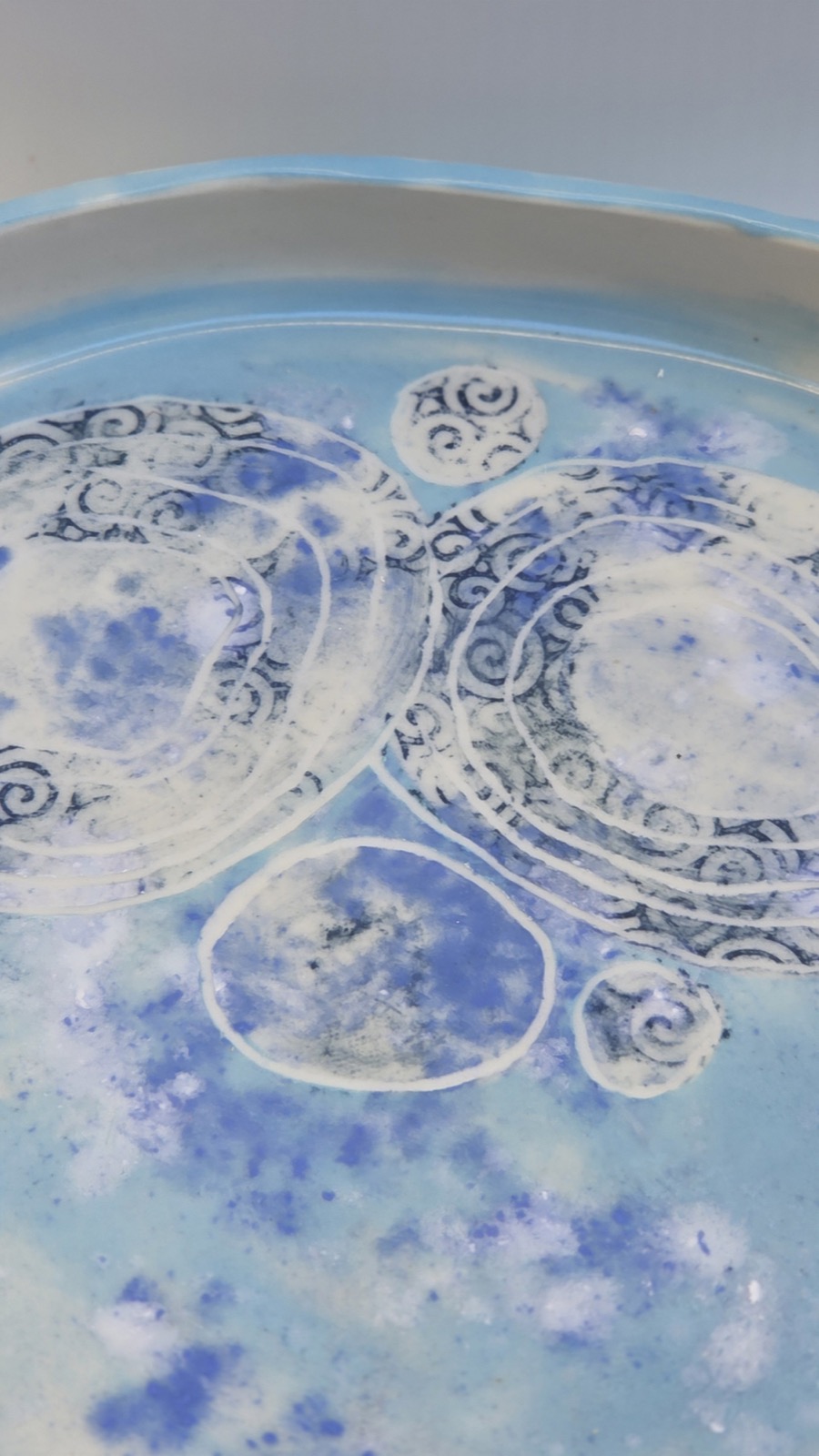 Stardust Pebble Blate-Lge by Christine Van Ommeren