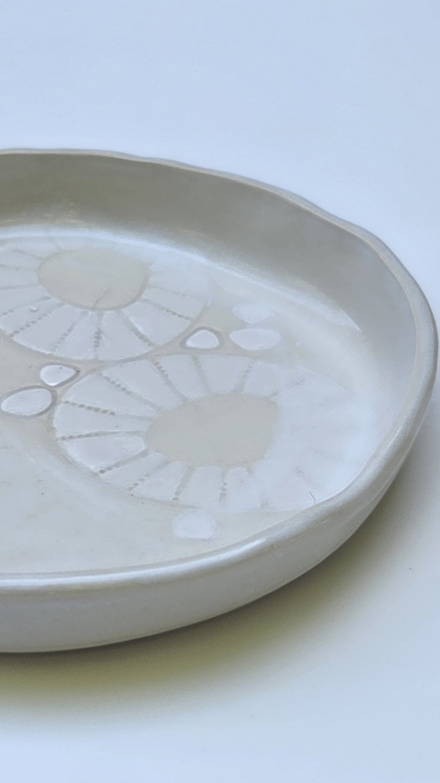 White Sunshine Blate-Med- 2 Motifs by Christine Van Ommeren