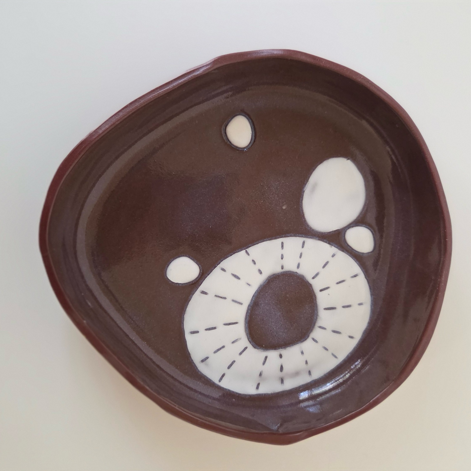 Red and White Sunshine- Small Blate- Clear Rim by Christine Van Ommeren